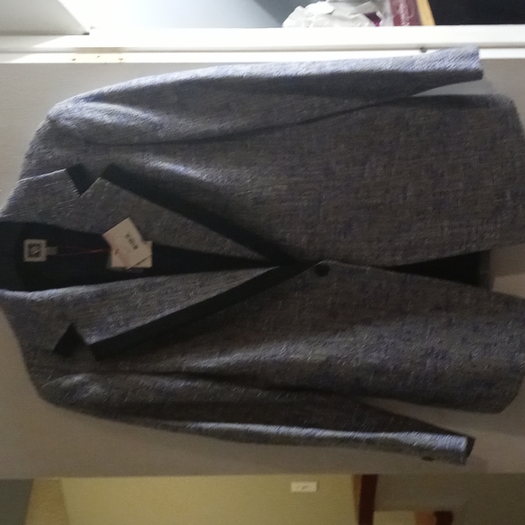 Anne Klein Jacket - Picture 2 of 7